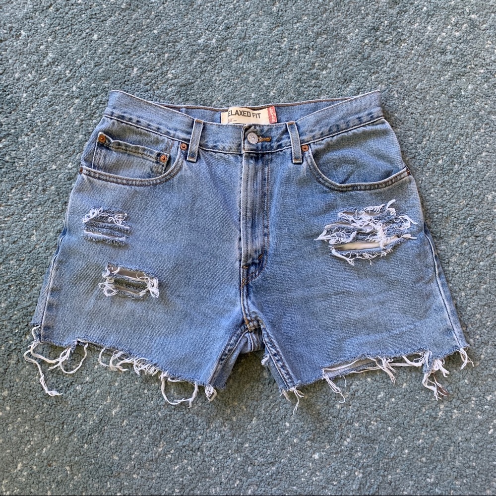 Levi’s 550 Cutoff Jean Shorts
